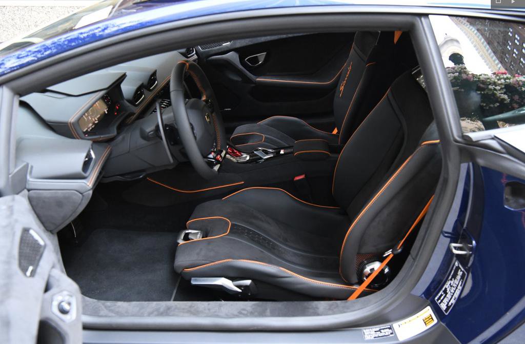 Used 2023 Lamborghini Huracan Sterrato image 3