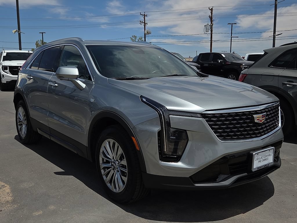 Used 2025 Cadillac XT4 Premium Luxury FWD image 6