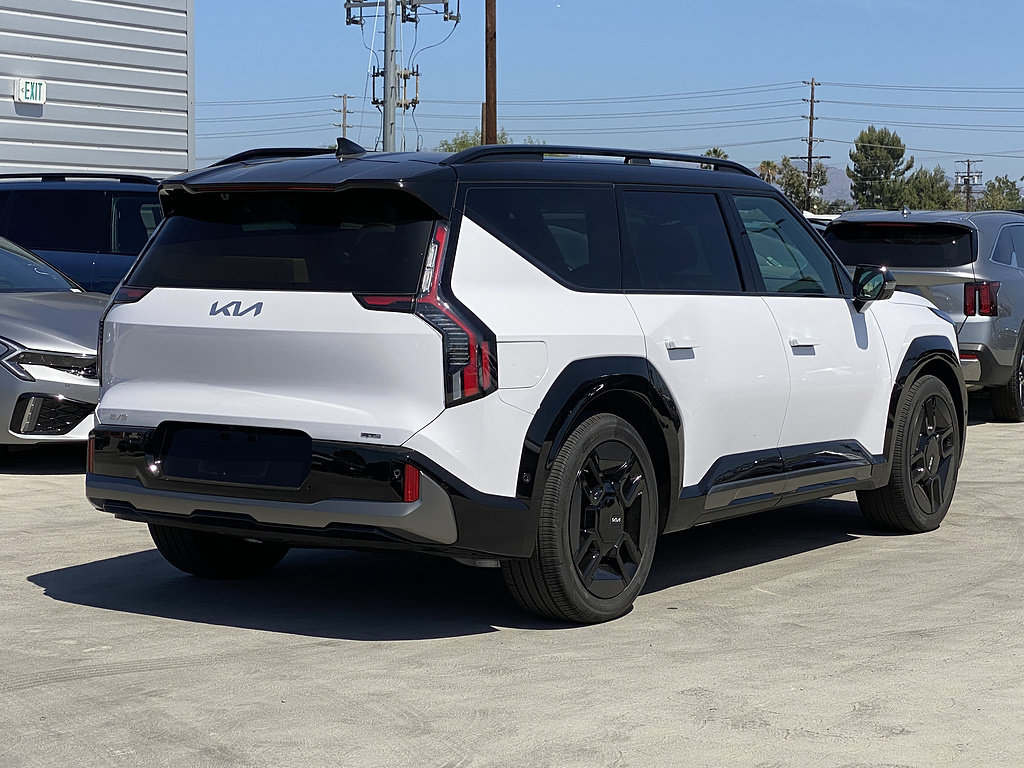 New 2026 Kia EV9 GT-Line AWD/4WD image 3