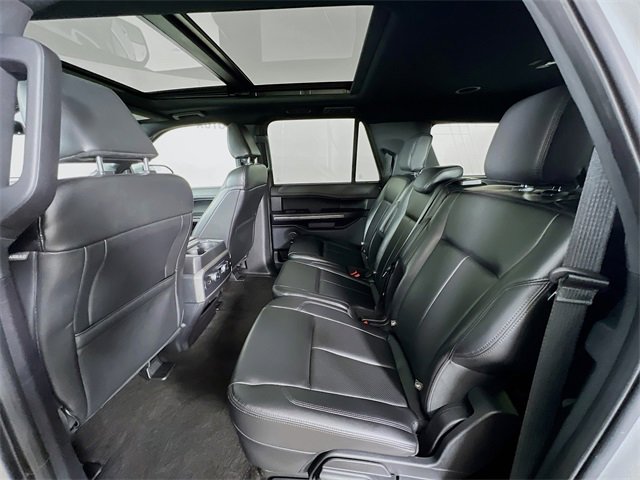 Used 2021 Ford Expedition Max XLT image 24