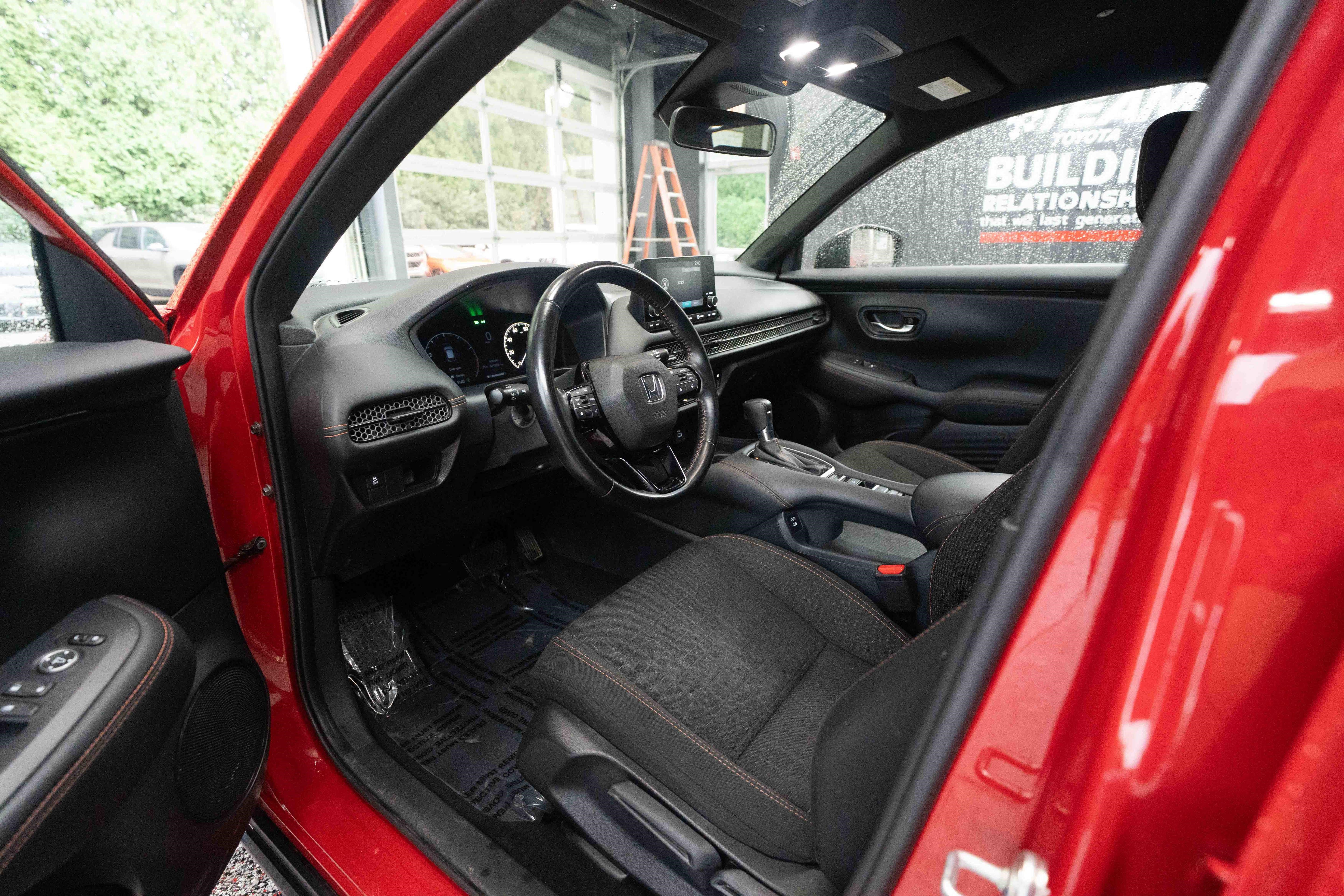 Used 2025 Honda HR-V Sport image 8