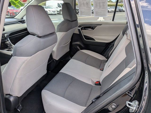 Used 2021 Toyota RAV4 XLE FWD image 14