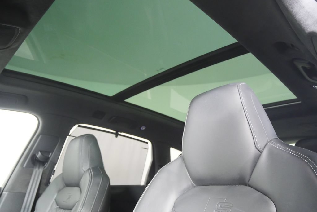 Used 2023 Audi SQ7 Prestige AWD/4WD image 11