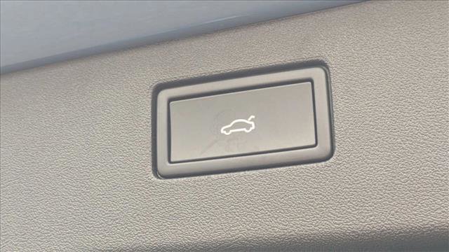 New 2026 Volkswagen Tiguan SE R-Line AWD/4WD image 7