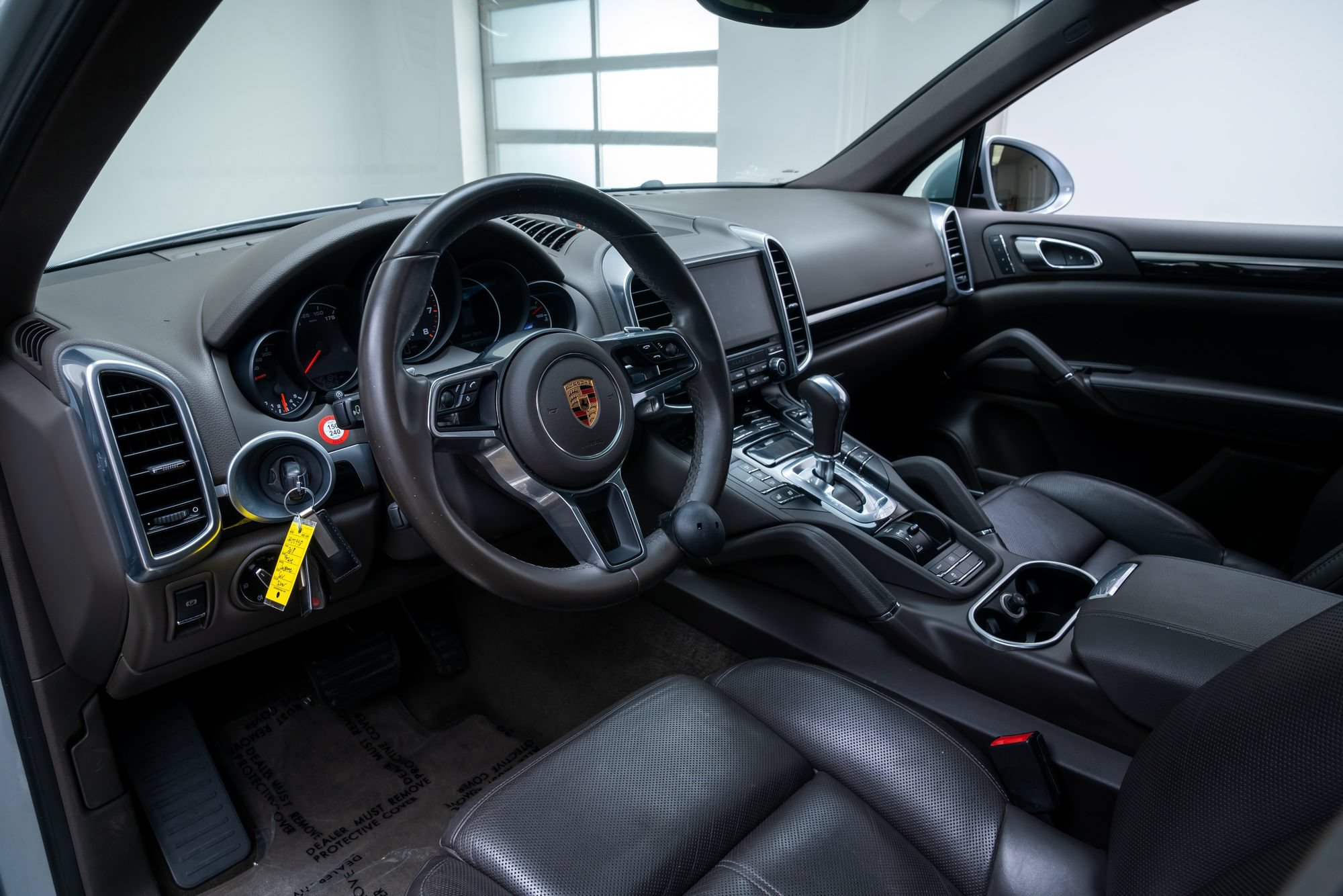 Used 2018 Porsche Cayenne Platinum Edition AWD/4WD image 16