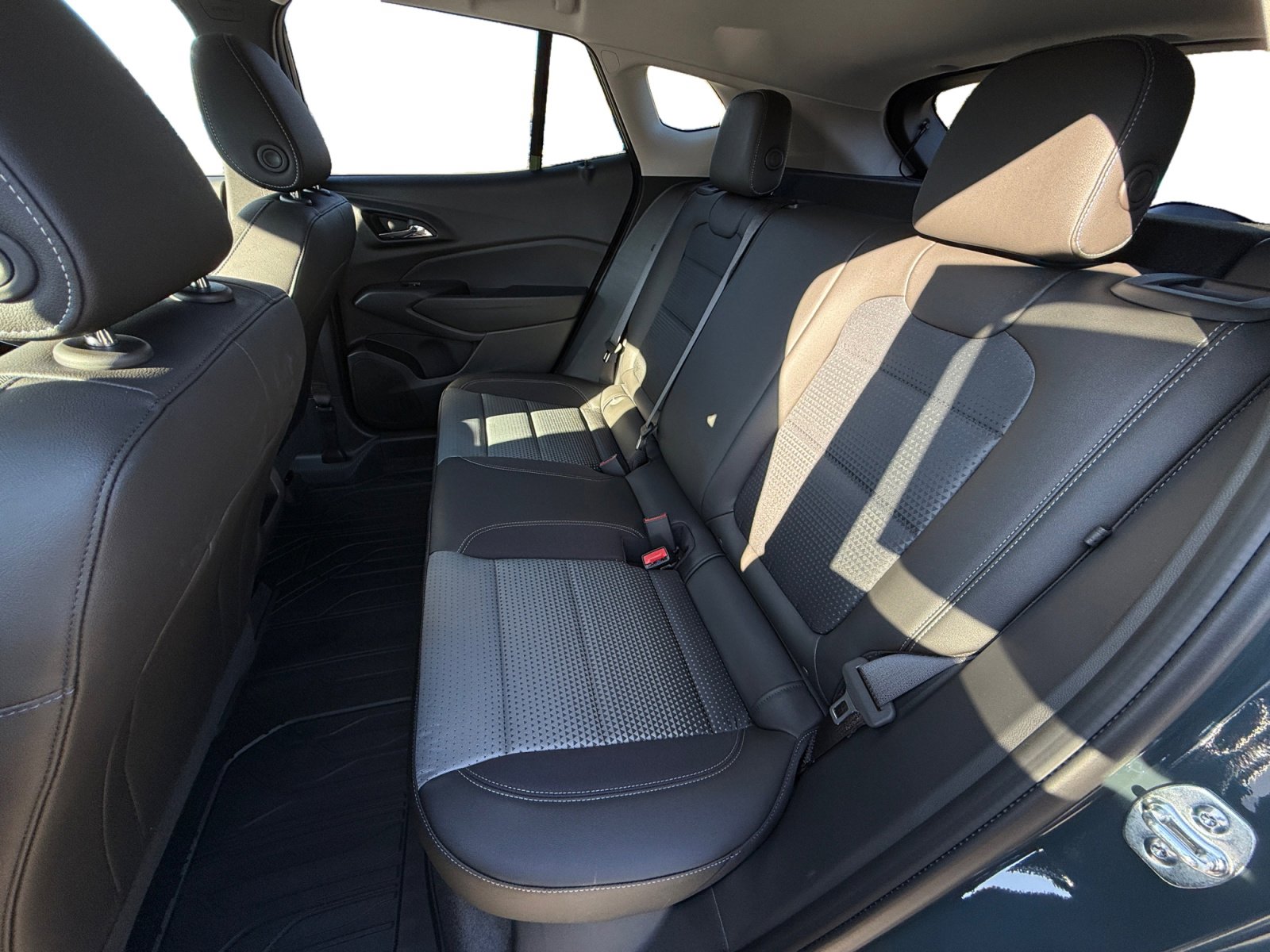 New 2026 Chevrolet Trax LT w/ Sunroof Package image 16