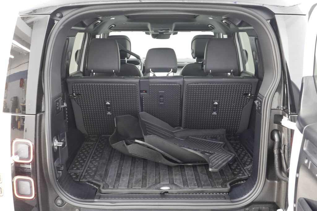Certified 2026 Land Rover Defender 110 S AWD/4WD image 18