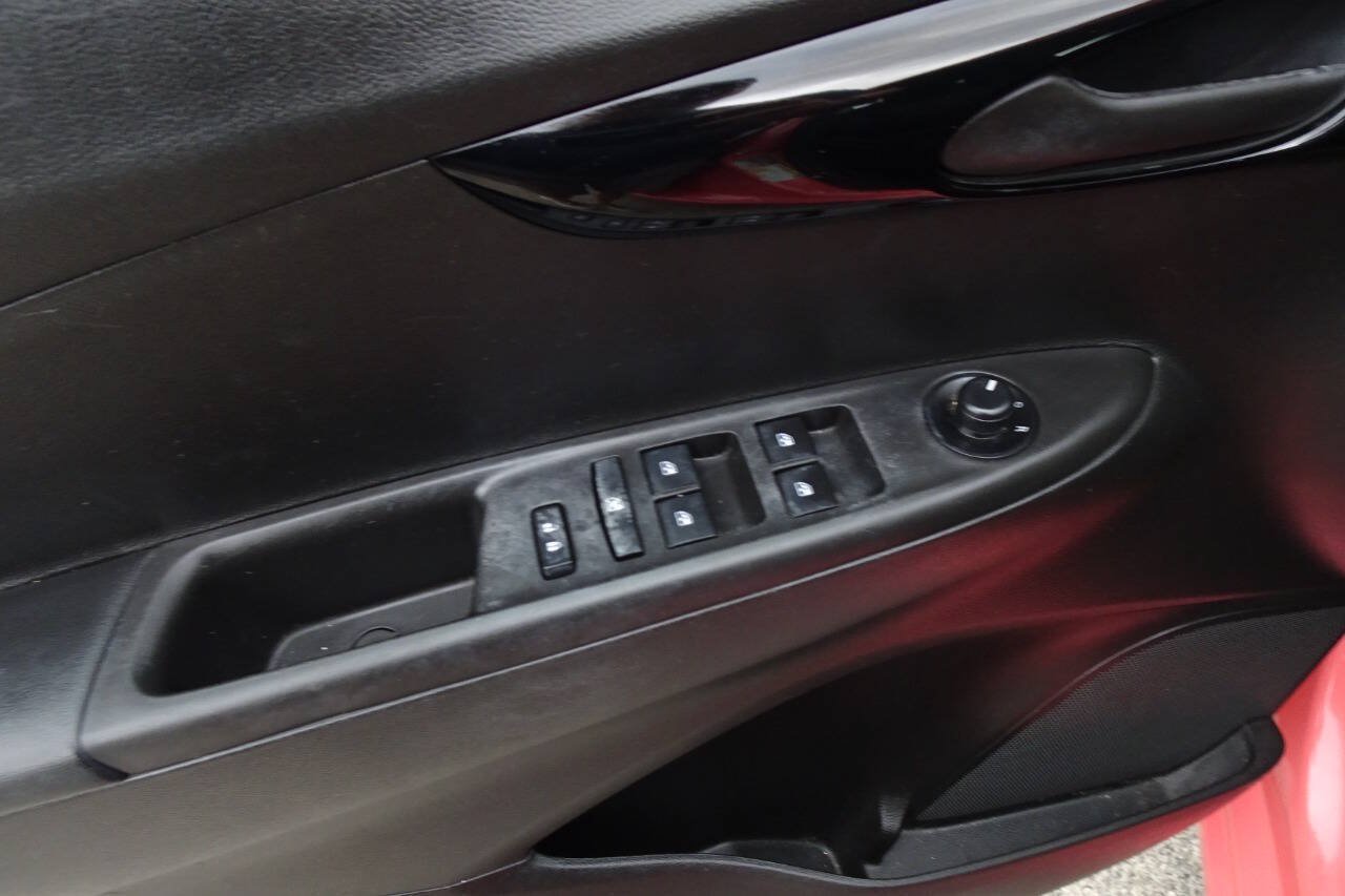 Used 2018 Chevrolet Spark LT FWD image 11