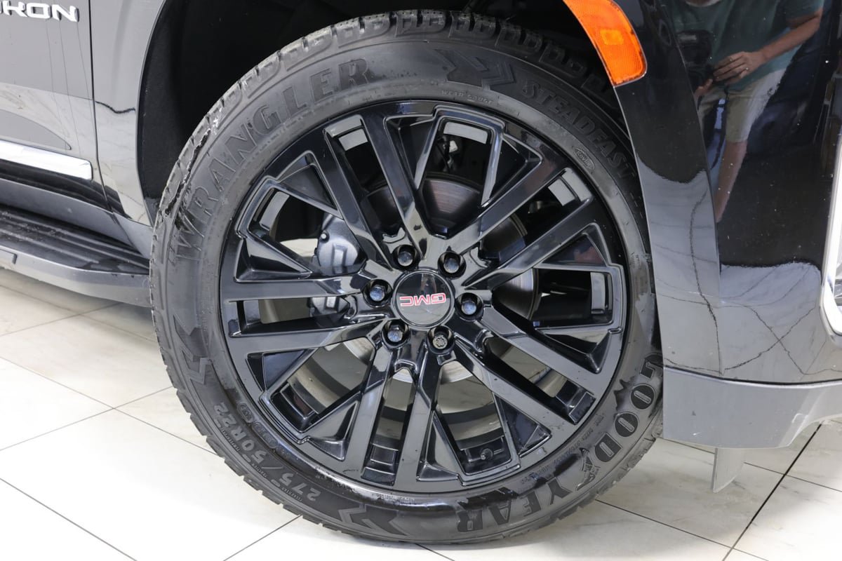 Used 2023 GMC Yukon XL SLT AWD/4WD image 15