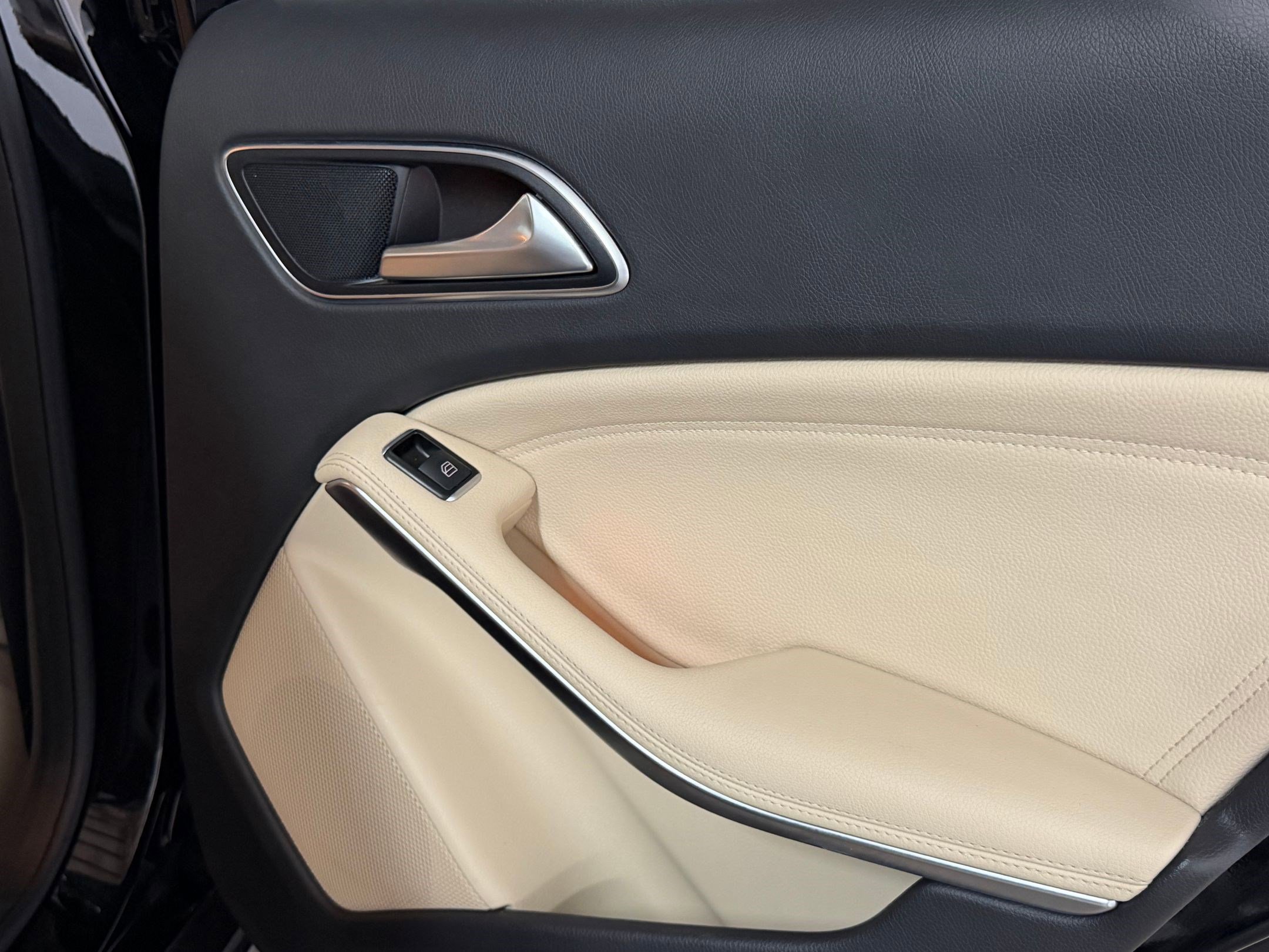 Used 2015 Mercedes-Benz GLA 250 image 38