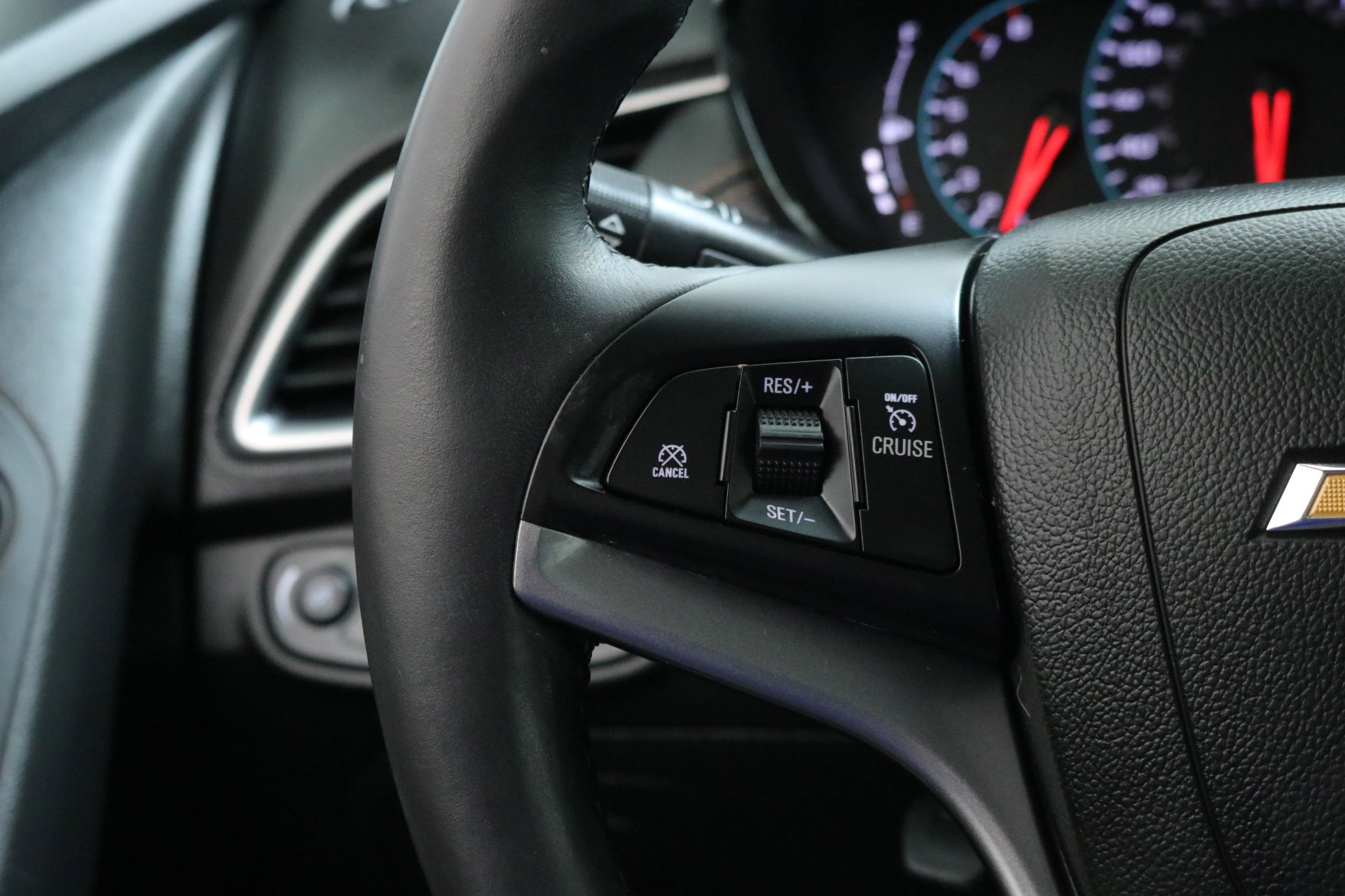 Certified 2022 Chevrolet Trax LT w/ LT Convenience Package image 14