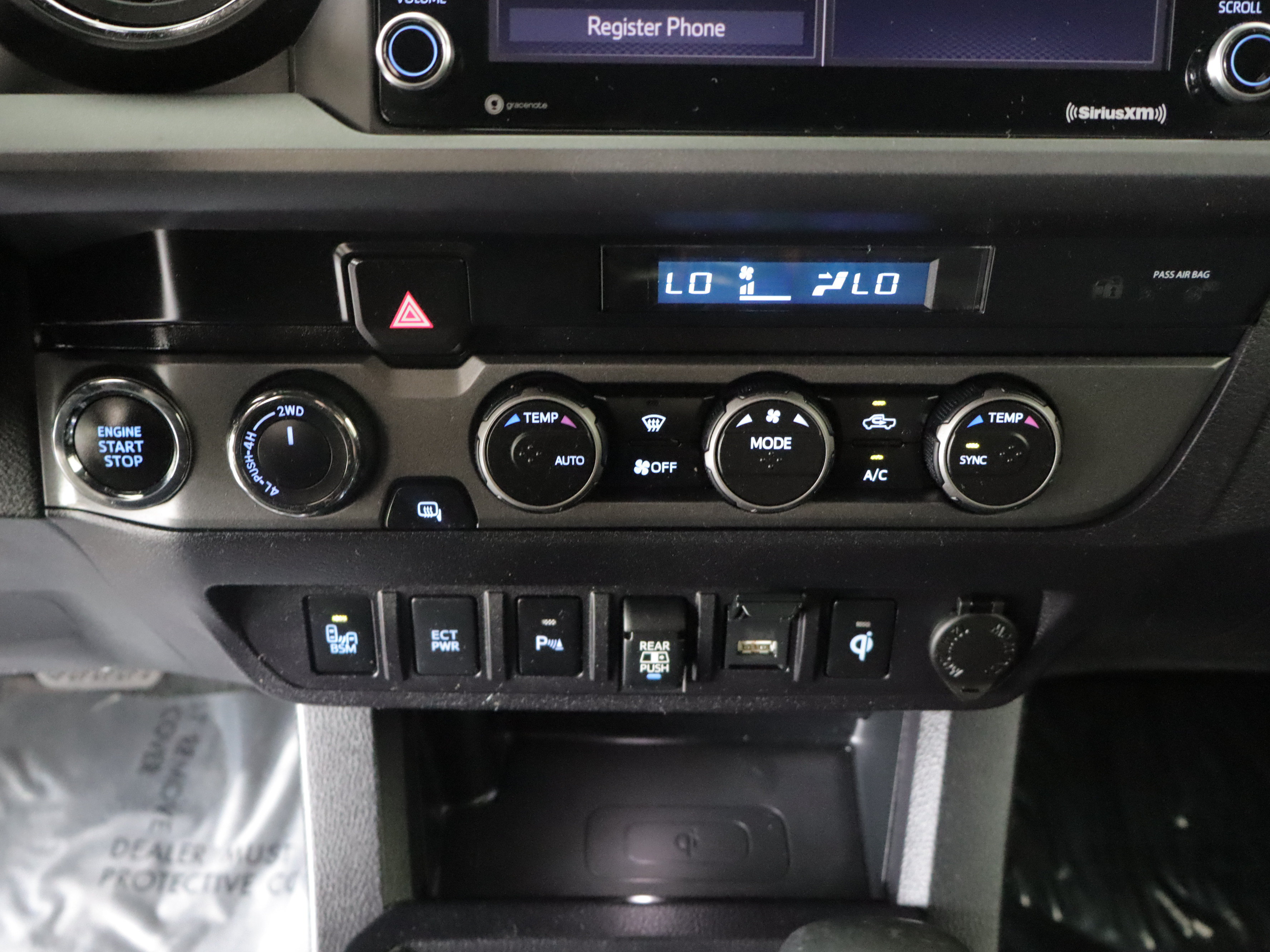 Used 2021 Toyota Tacoma TRD Sport w/ Technology Package AWD/4WD image 16