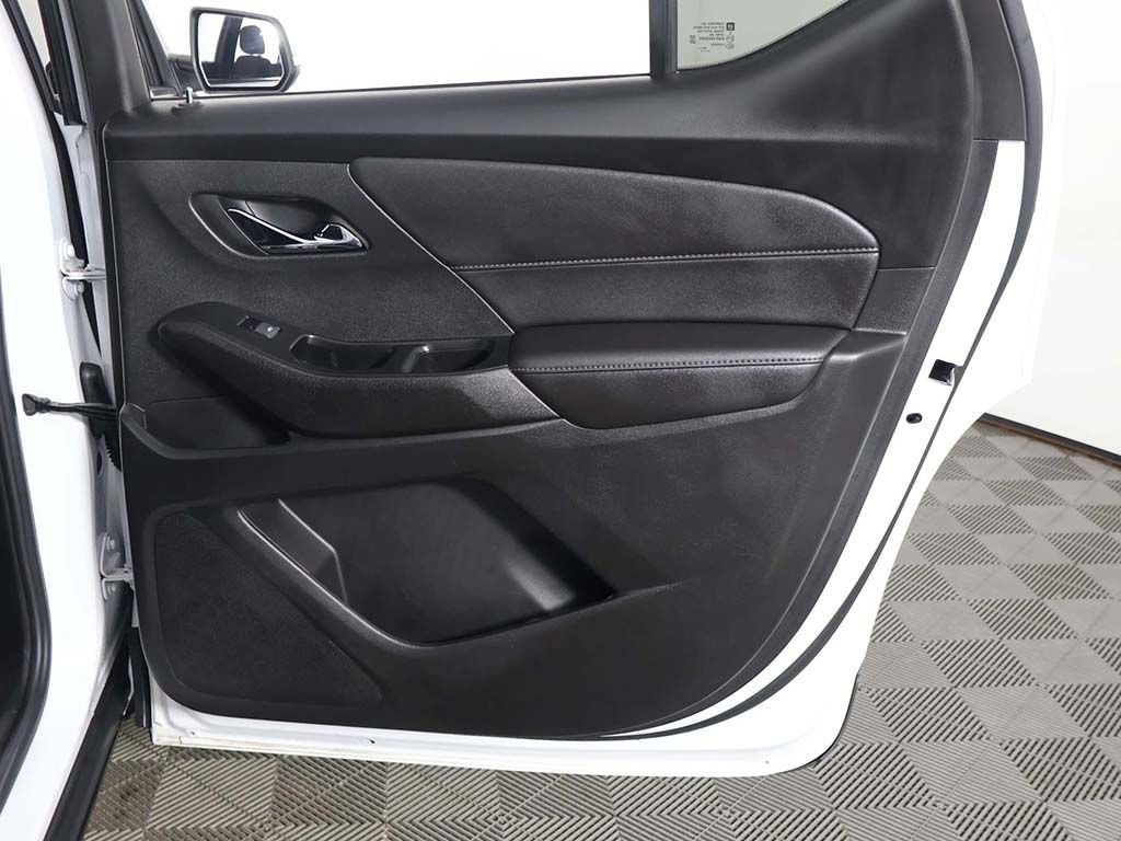 Used 2023 Chevrolet Traverse LT image 21