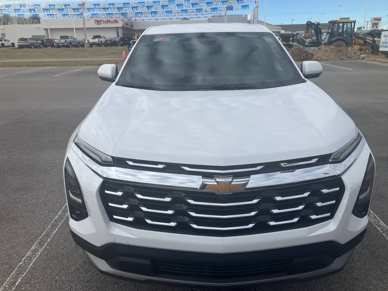 New 2026 Chevrolet Equinox LT w/ Convenience Package II image 2