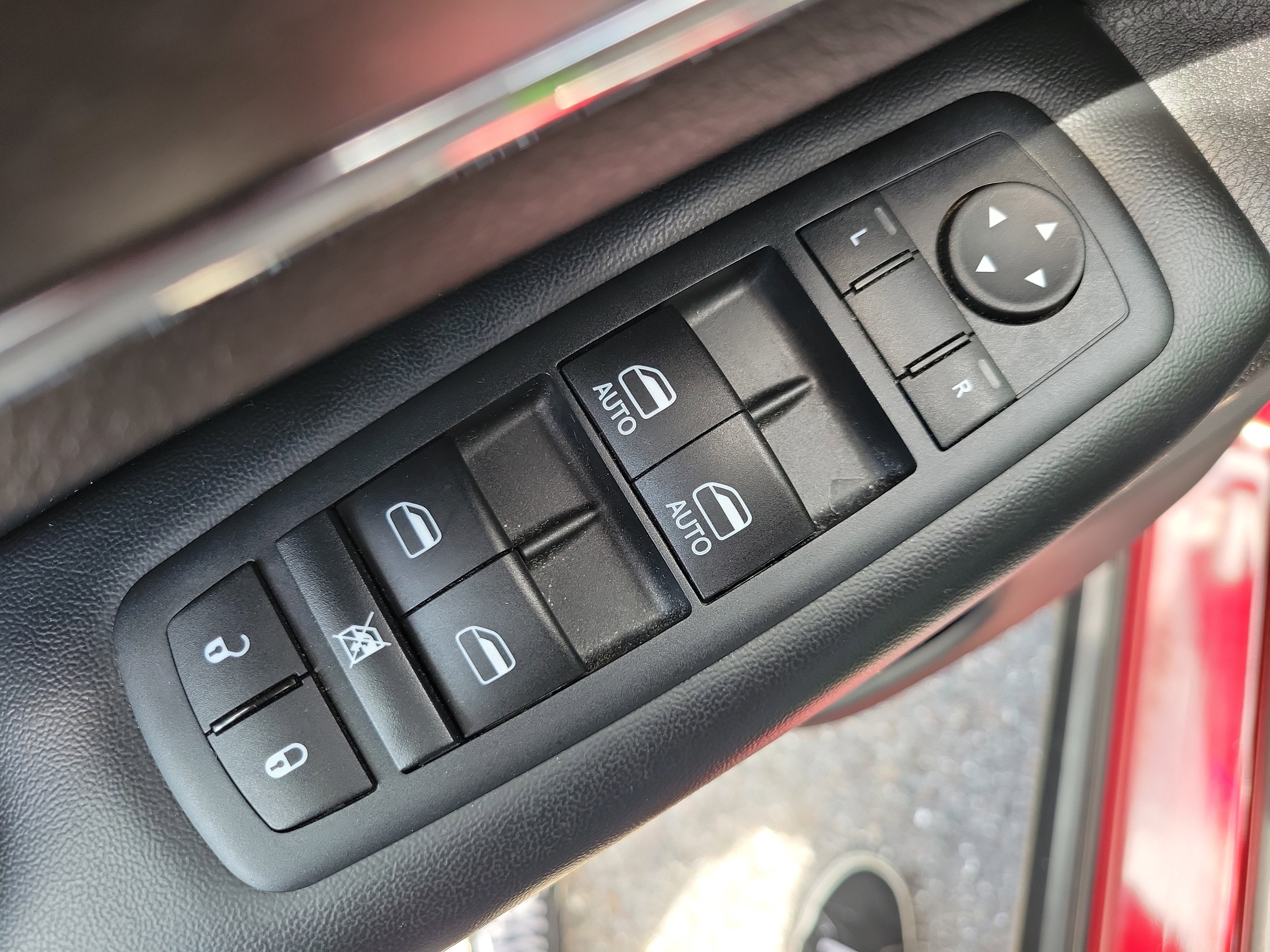 Used 2015 Jeep Grand Cherokee Limited AWD/4WD image 16