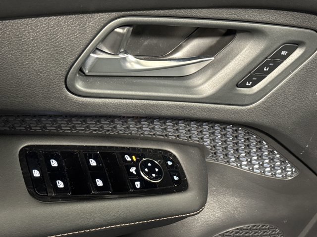 New 2025 Nissan Ariya AWD image 25