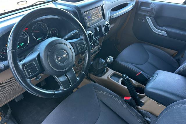 Used 2014 Jeep Wrangler Unlimited Sahara AWD/4WD image 9