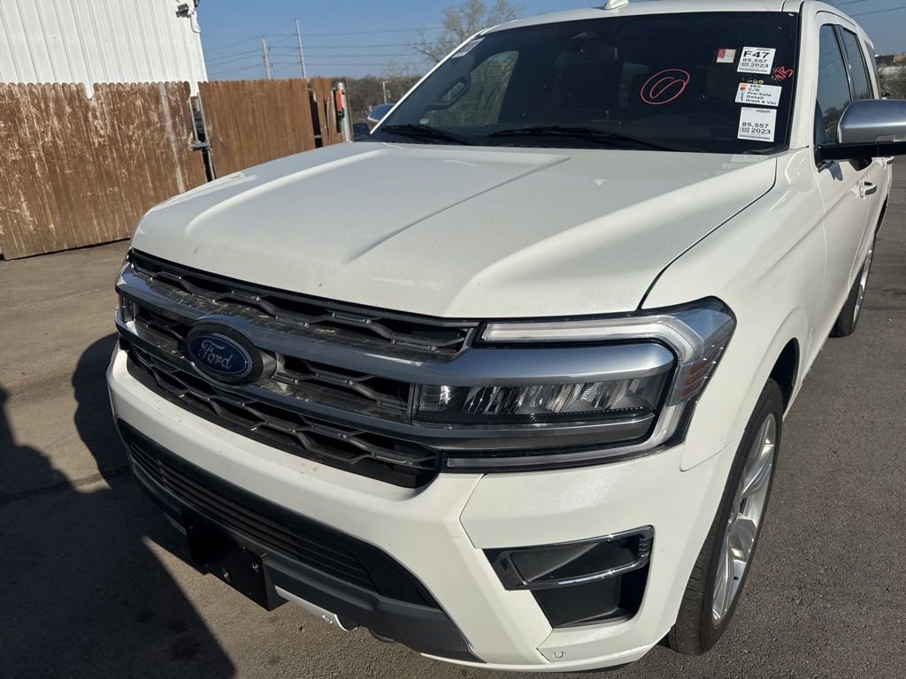 Used 2023 Ford Expedition Platinum image 2