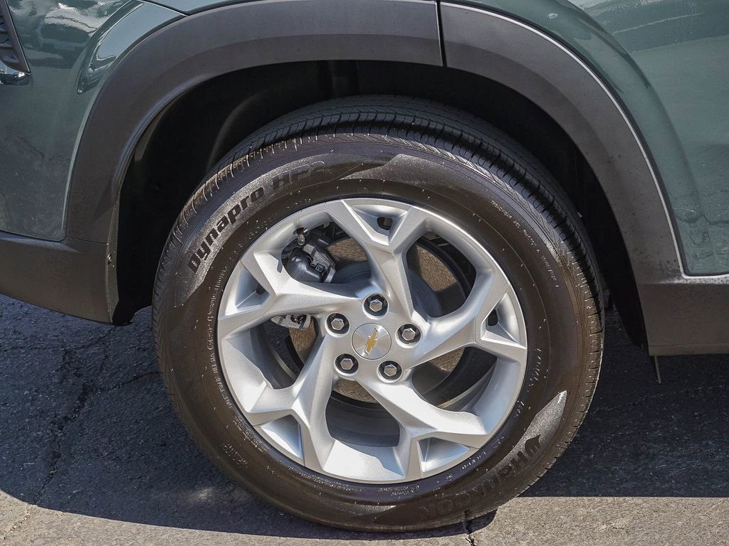 Used 2026 Chevrolet Trax LS w/ LS Convenience Package image 8