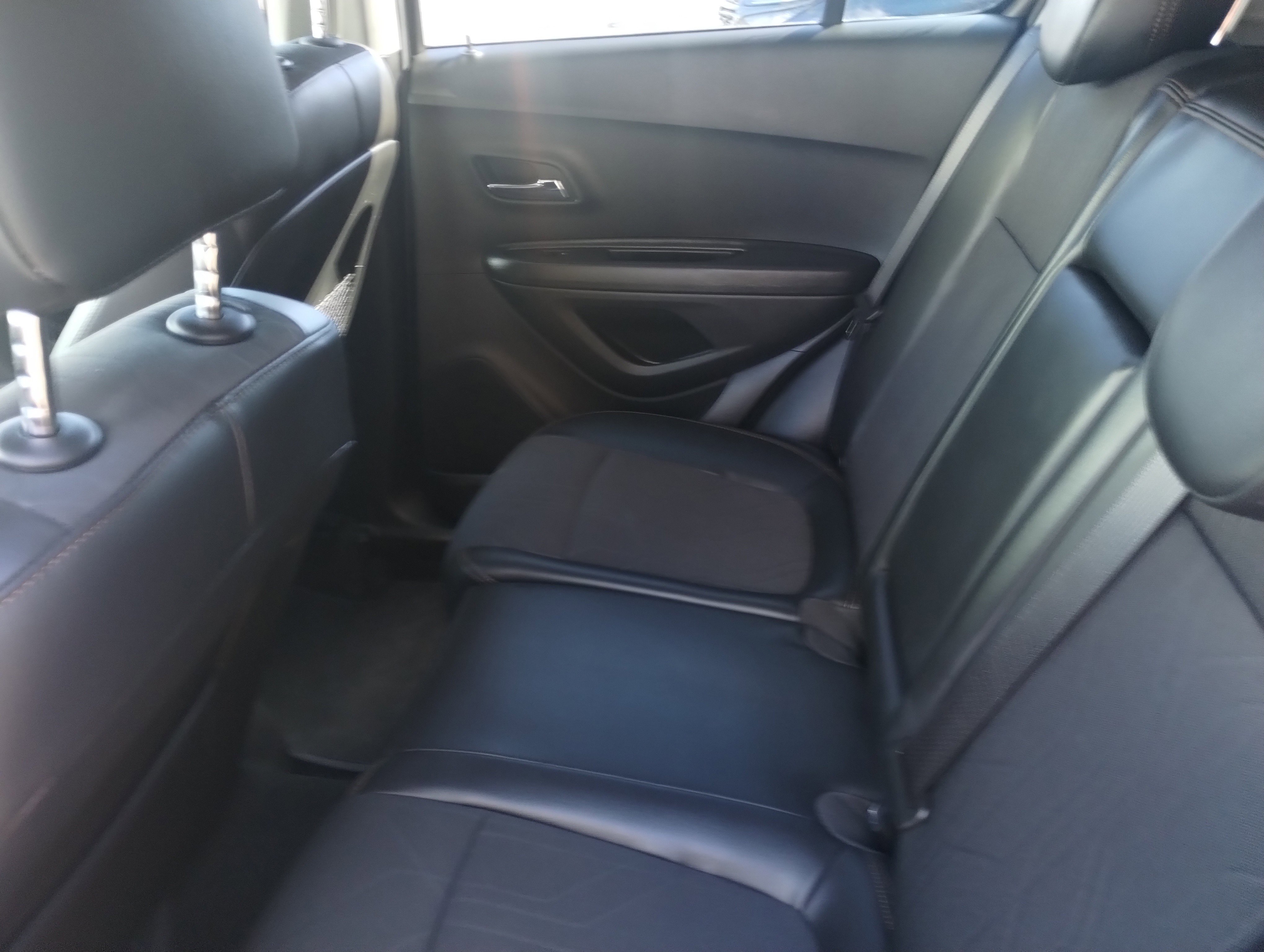 Used 2020 Chevrolet Trax LT w/ LT Convenience Package image 15