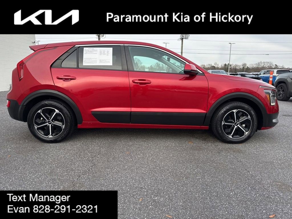 Used 2023 Kia Niro LX image 8