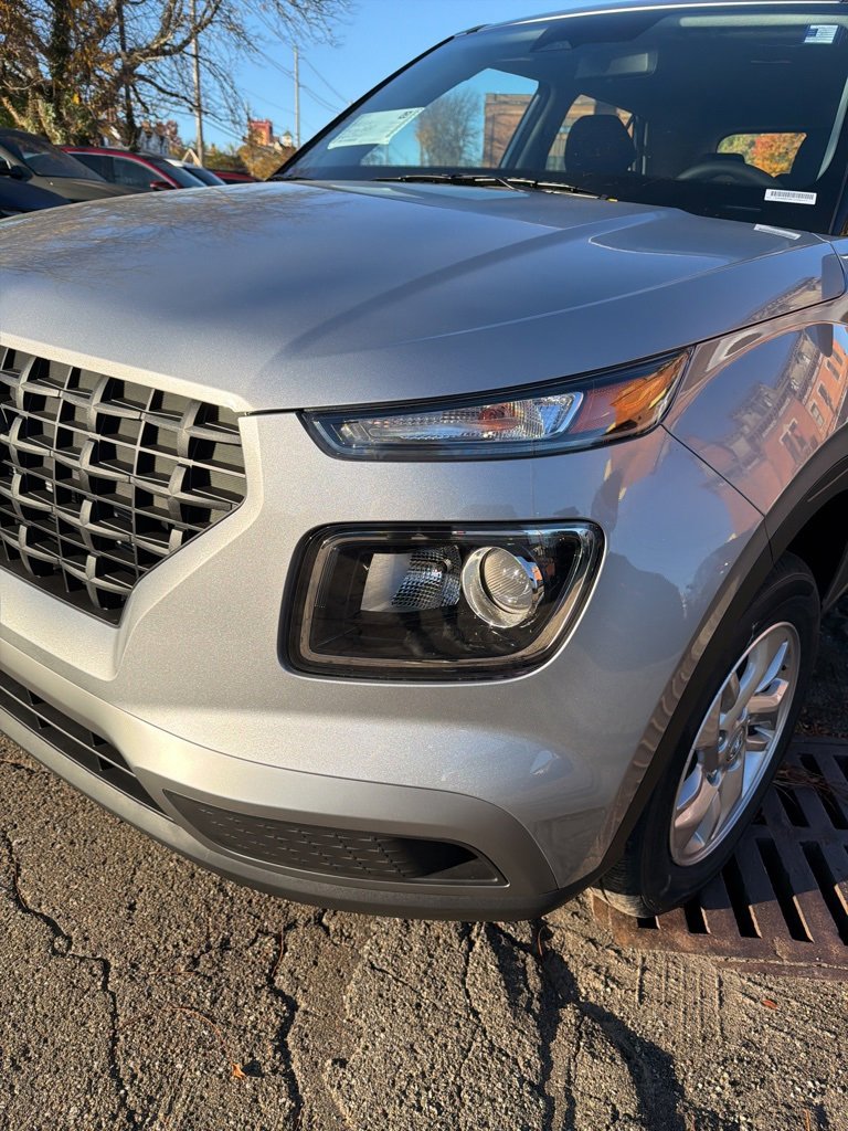 New 2026 Hyundai Venue SE image 9