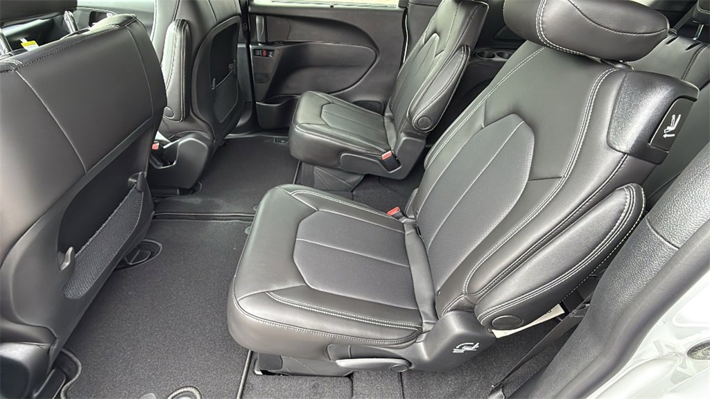 New 2026 Chrysler Voyager LX image 13