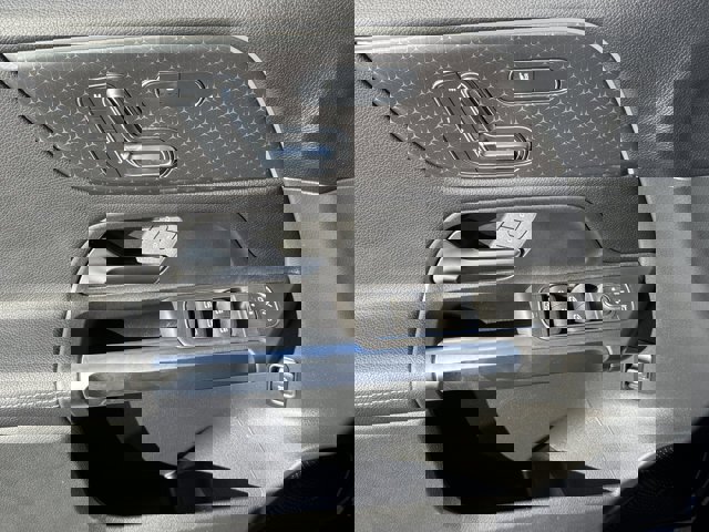 Used 2024 Mercedes-Benz GLB 250 4MATIC image 19