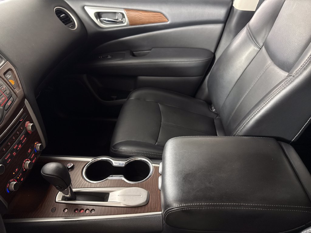 Used 2017 Nissan Pathfinder Platinum FWD image 23