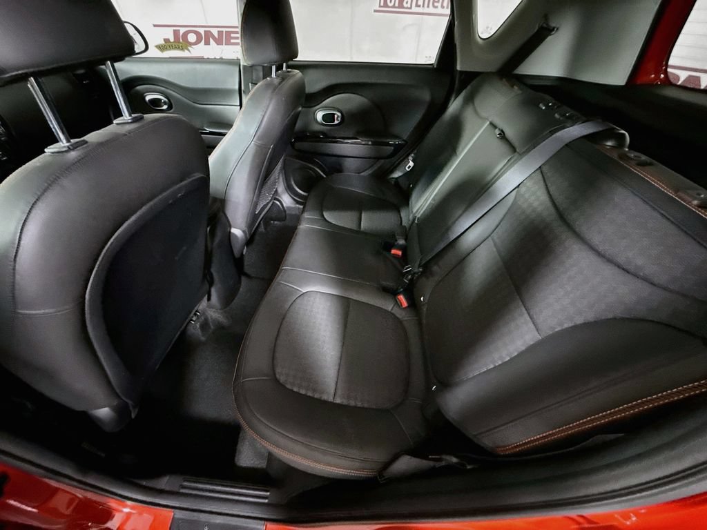 Used 2019 Kia Soul ! FWD image 25