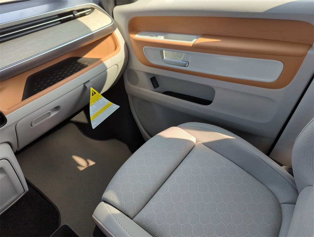 New 2025 Volkswagen ID. Buzz 1st Edition image 22