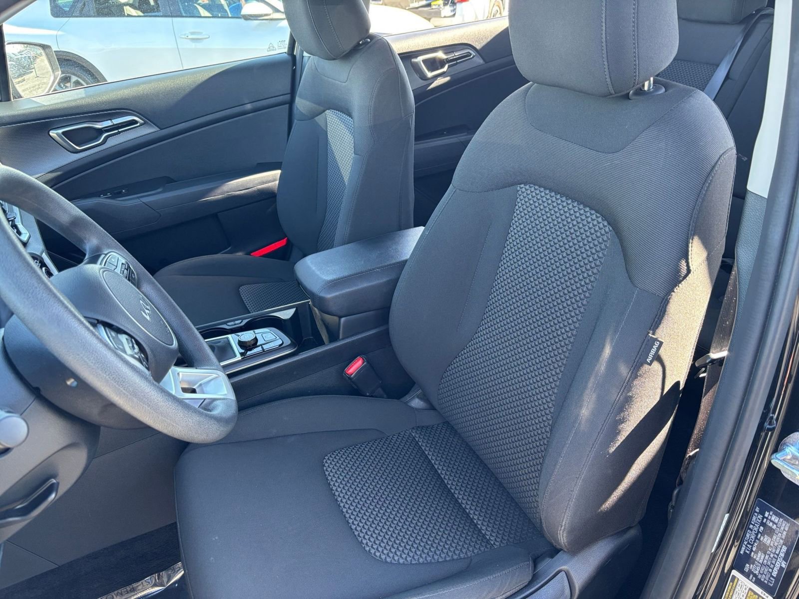 Used 2025 Kia Sportage LX FWD image 35