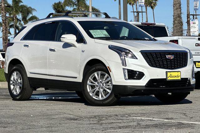 New 2026 Cadillac XT5 Luxury image 2