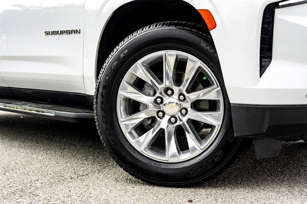 Used 2023 Chevrolet Suburban Premier image 2