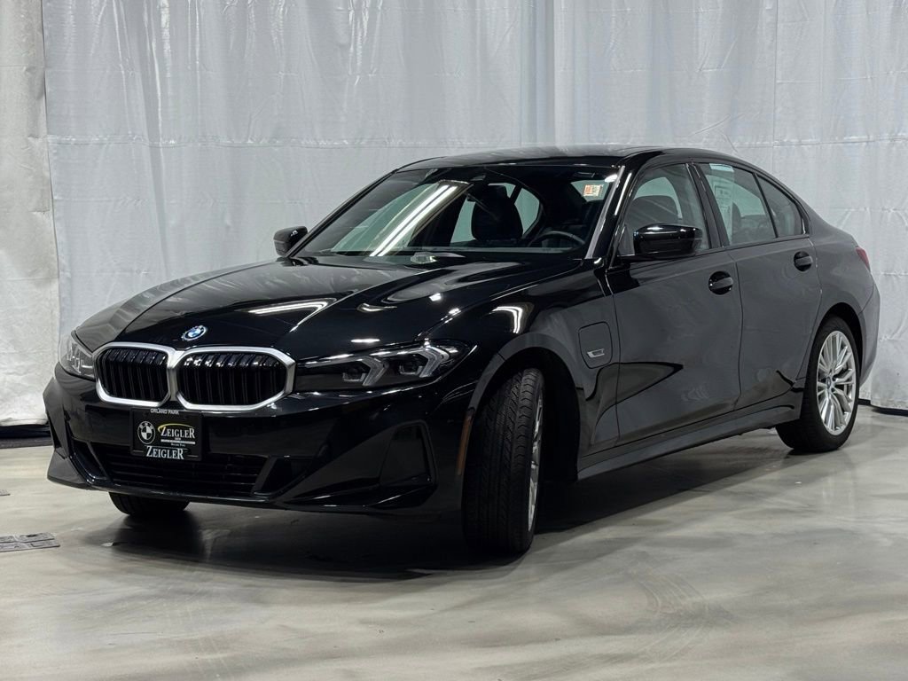 Used 2023 BMW 330e xDrive w/ Driving Assistance Package AWD/4WD image 3