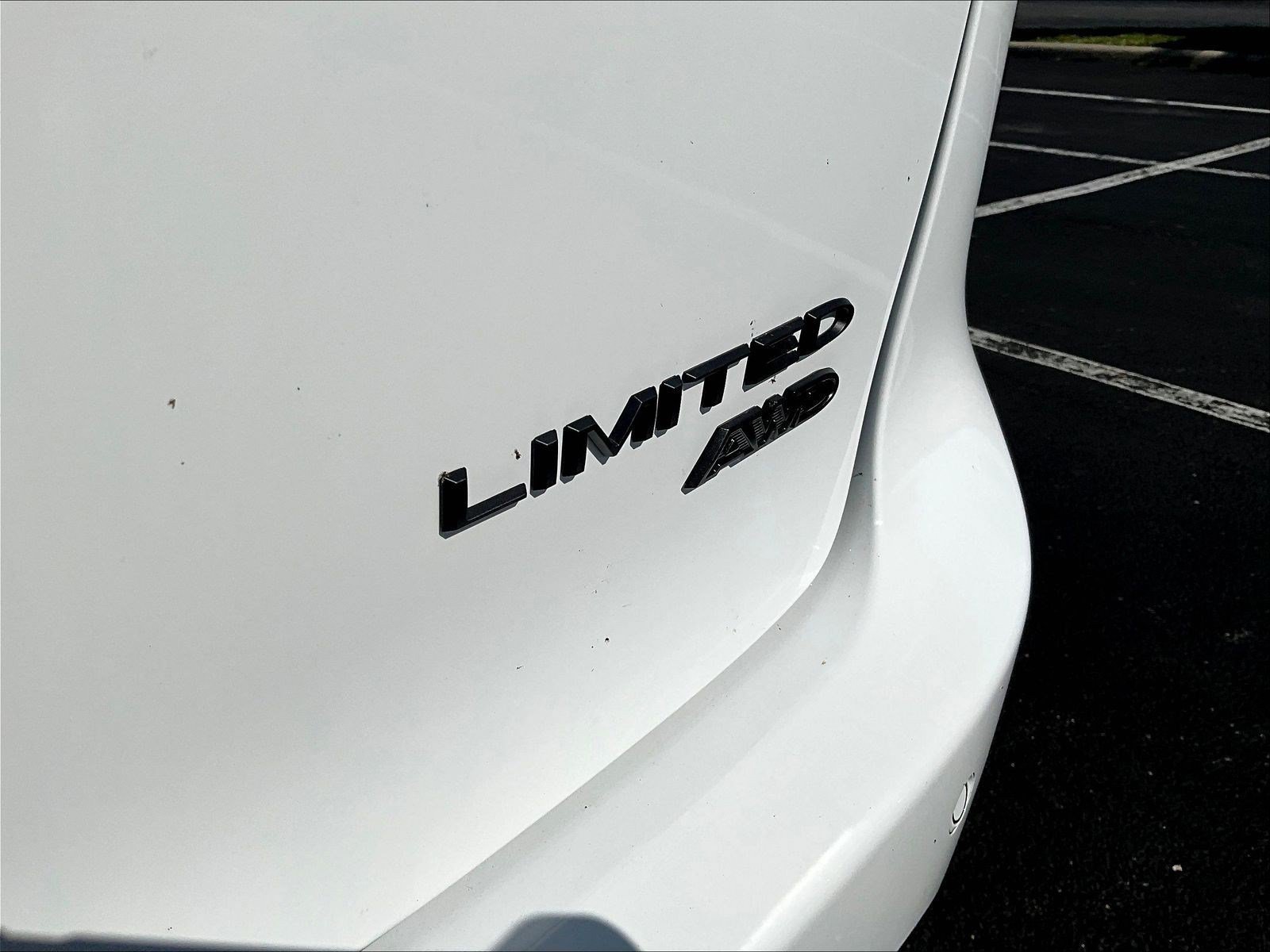 New 2027 Chrysler Pacifica Limited AWD/4WD image 14