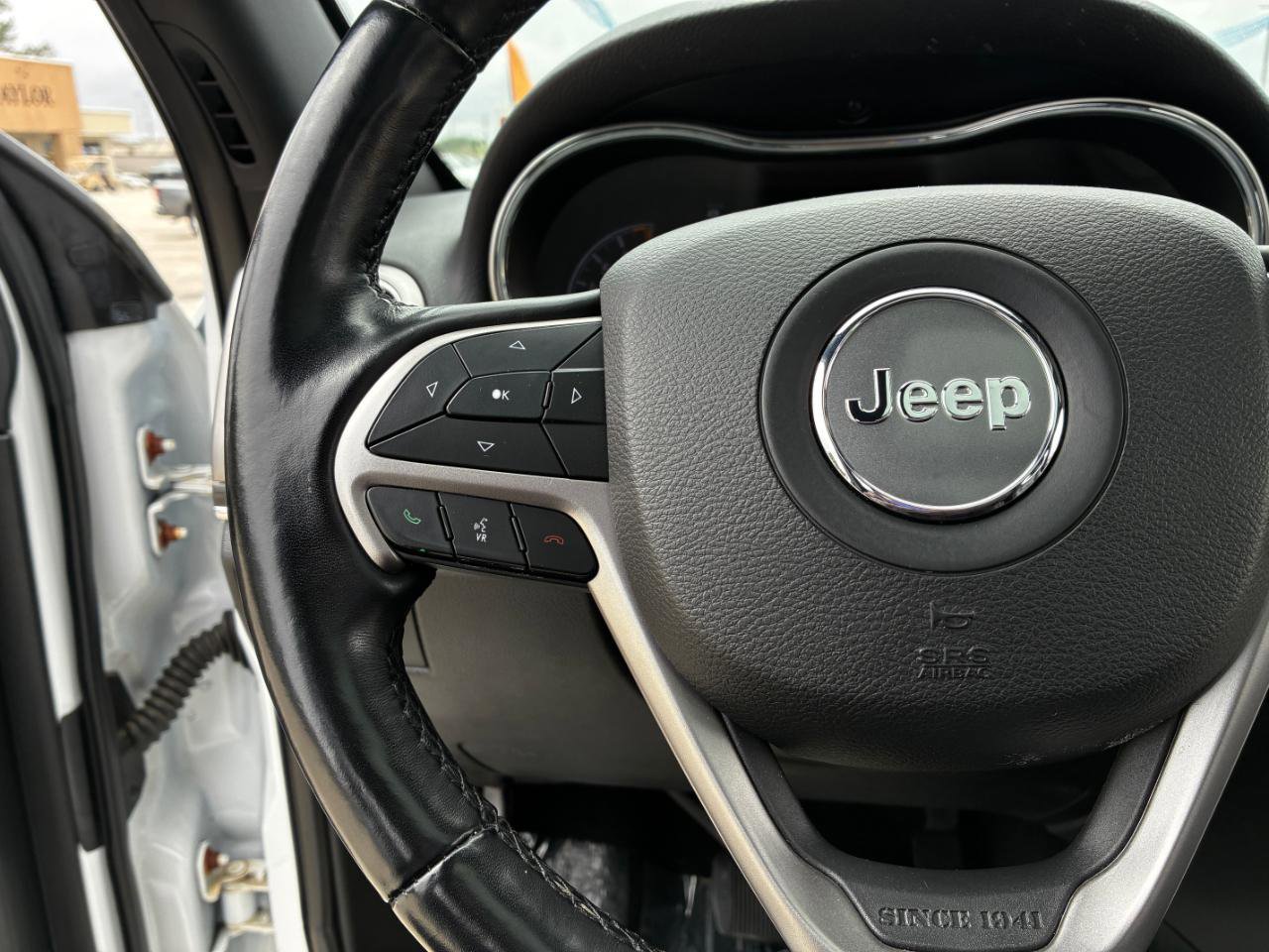 Used 2021 Jeep Grand Cherokee Limited image 28