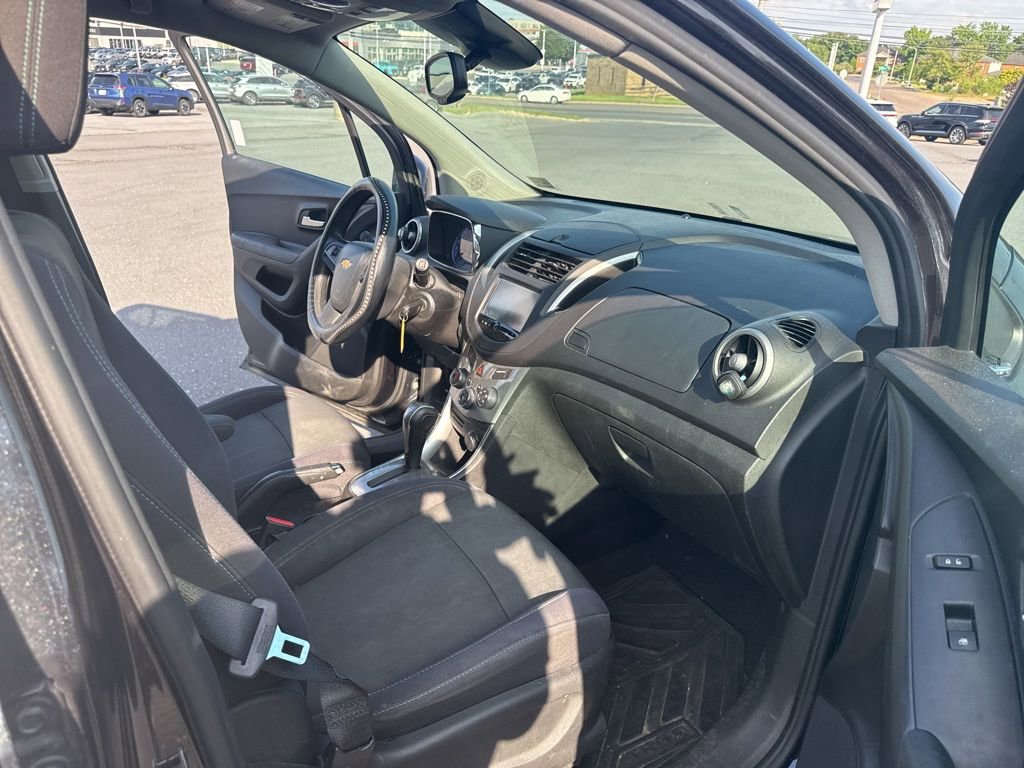 Used 2015 Chevrolet Trax LT AWD/4WD image 12
