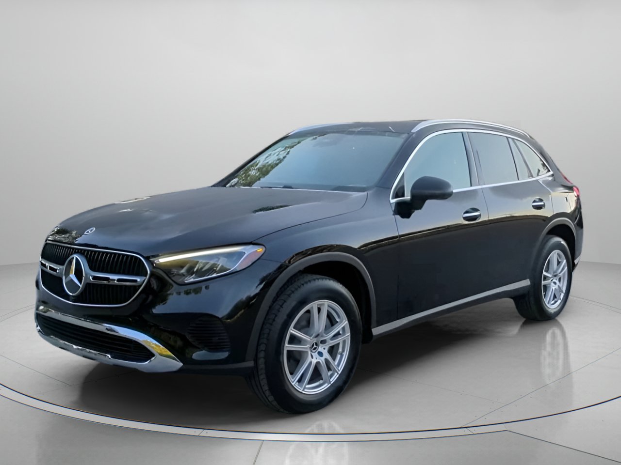Used 2025 Mercedes-Benz GLC 300 image 12