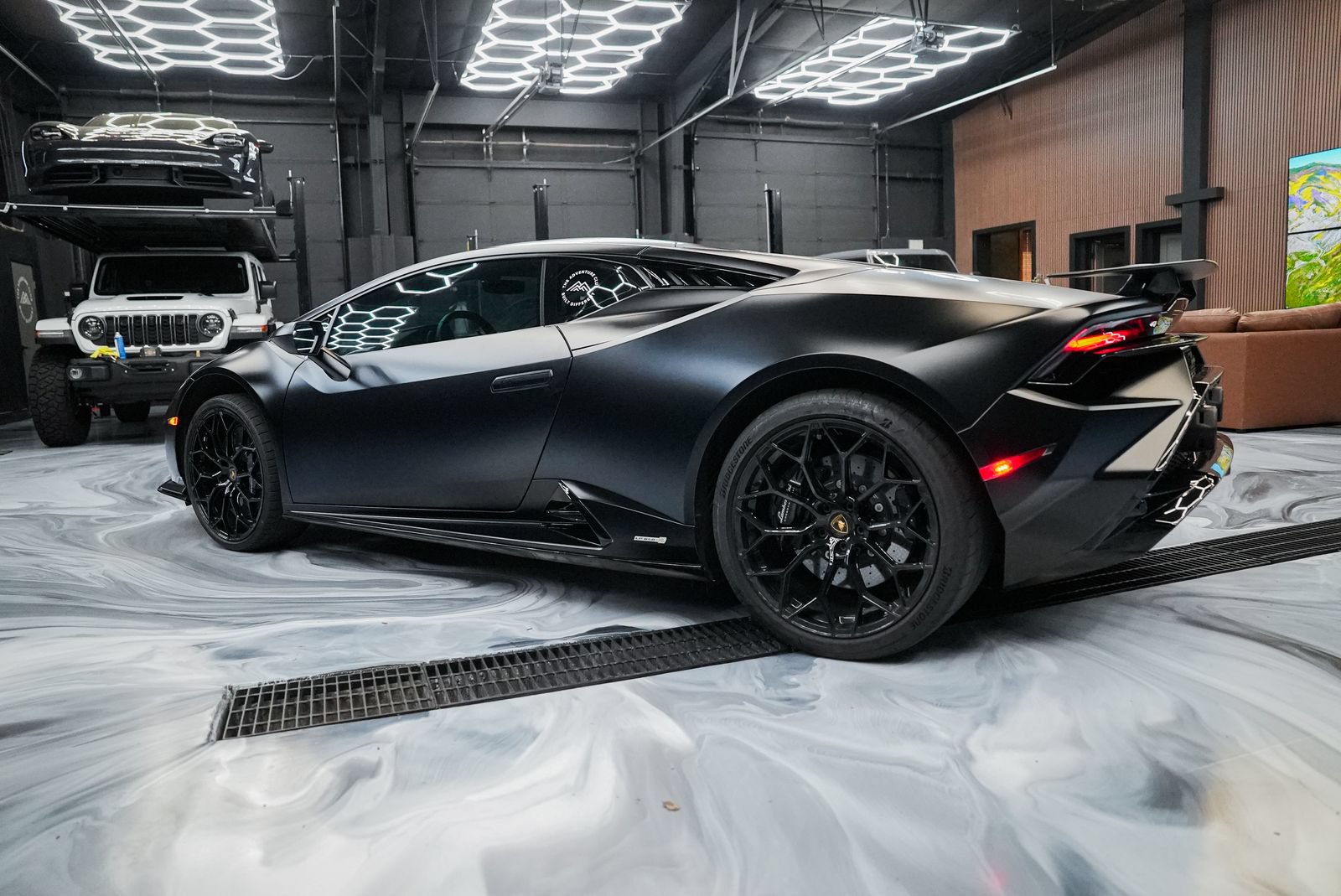 Used 2023 Lamborghini Huracan Tecnica RWD image 18