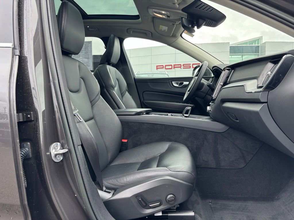 Used 2023 Volvo XC60 B5 Core w/ Climate Package image 18