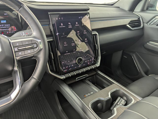 Used 2025 GMC Acadia Denali image 18