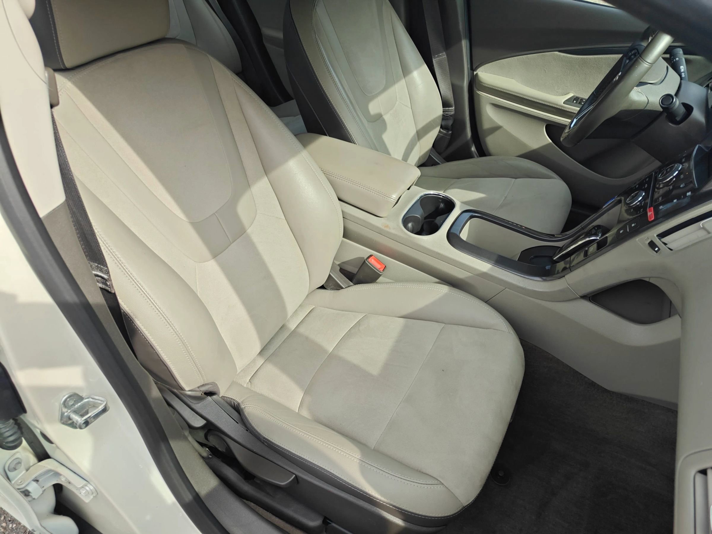 Used 2014 Chevrolet Volt Premium w/ Premium Trim Package FWD image 8