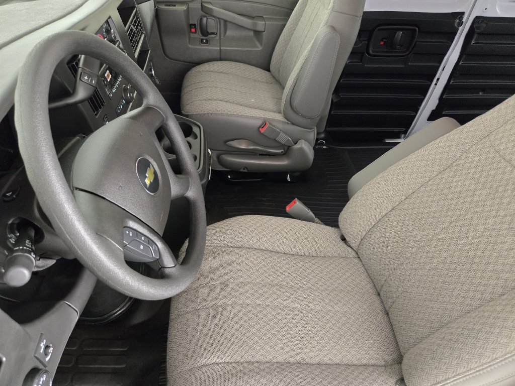 New 2026 Chevrolet Express 2500 w/ Communications Package RWD image 15