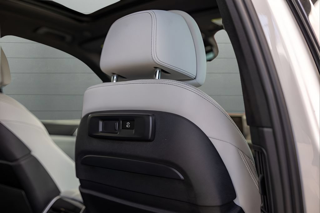 Used 2023 BMW X5 M50i w/ Executive Package AWD/4WD image 69
