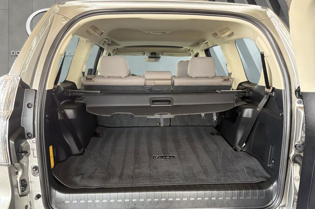 Certified 2022 Lexus GX 460 Premium w/ Premium Package AWD/4WD image 23