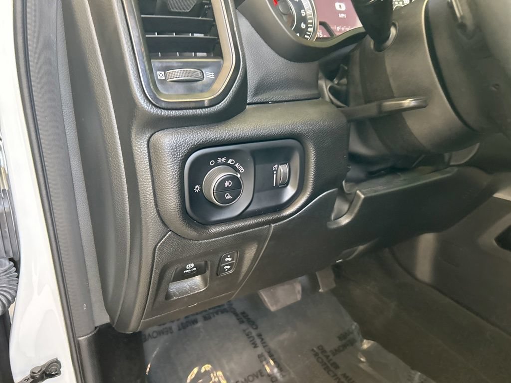 Used 2023 RAM 1500 Big Horn AWD/4WD image 39