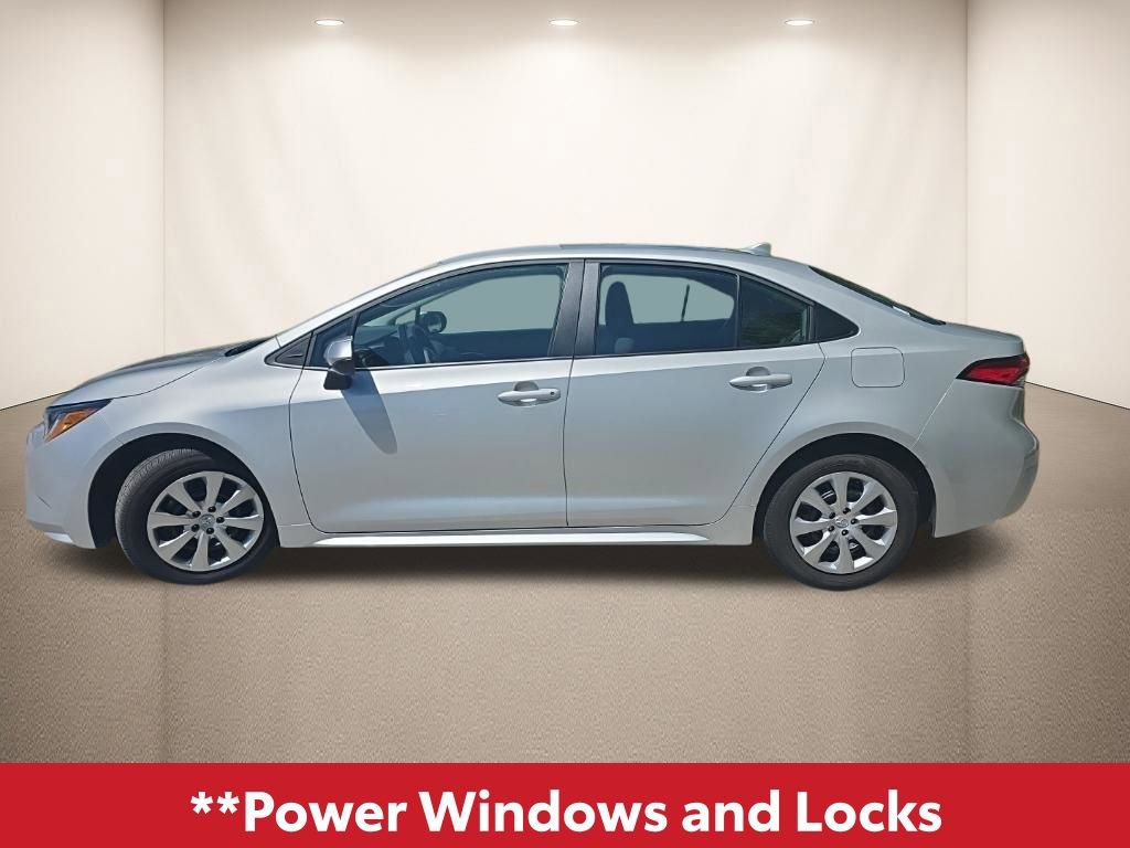Used 2025 Toyota Corolla LE image 12