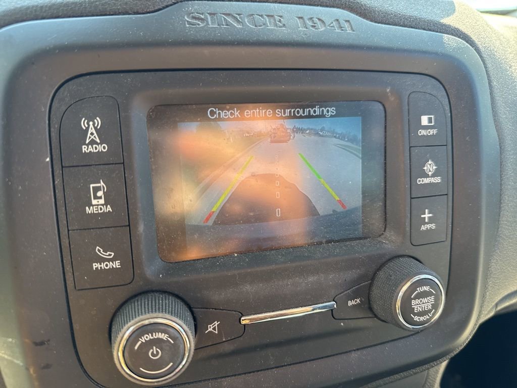 Used 2016 Jeep Renegade Latitude image 8