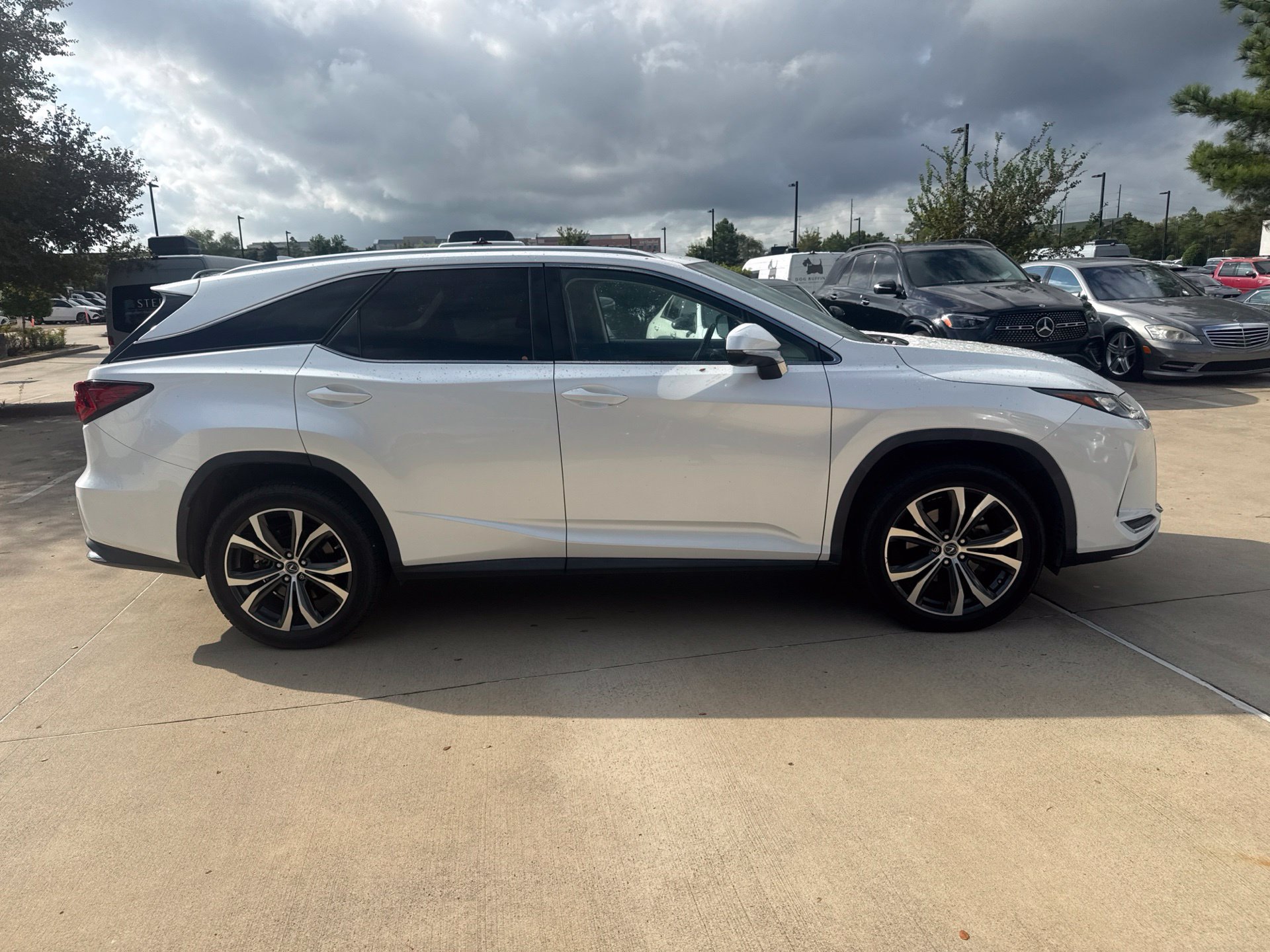 Used 2021 Lexus RX 350L FWD w/ Premium Package image 3
